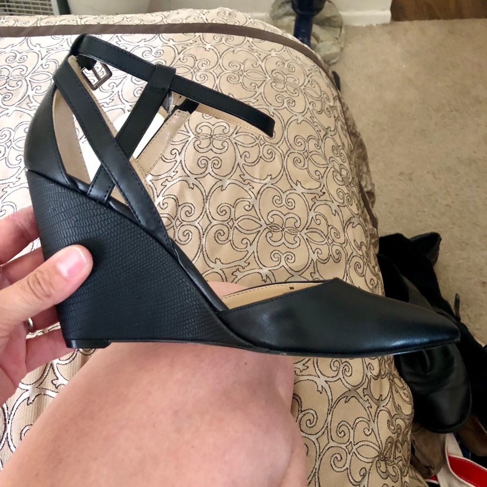 Marc Fisher black wedges